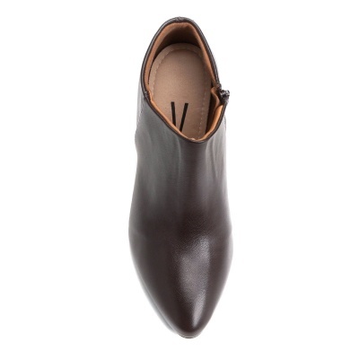 Botim de pele castanha escura com interior castanho claro visto de cima