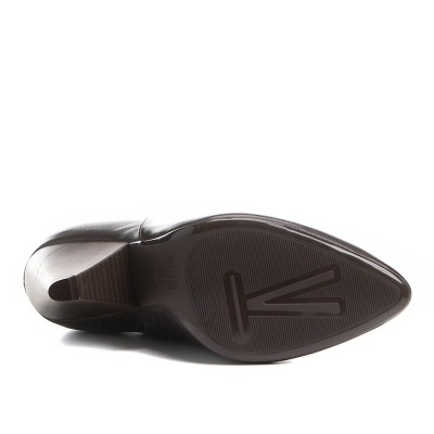 Sola de sapato de salto alto castanha escura com padrão K