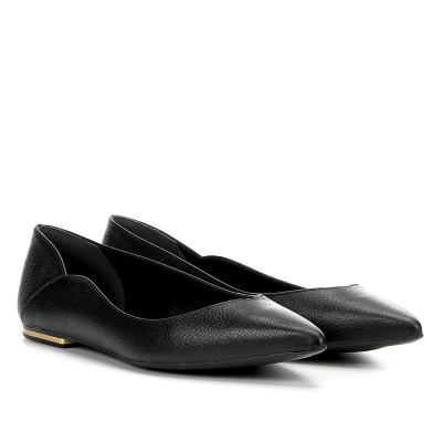 Sapatilhas femininas pretas com textura granulada e salto dourado