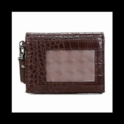 Carteira de pele castanha com textura de crocodilo e janela transparente.