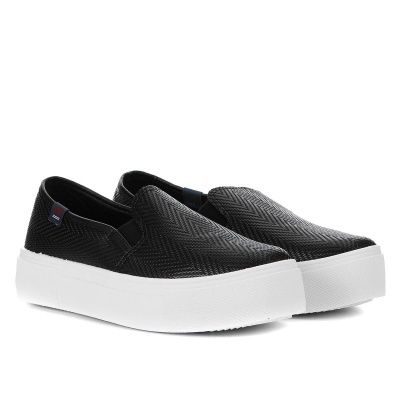 https://www.zanini.store/product/slip-on-moleca-caixa-alta-trama-feminino