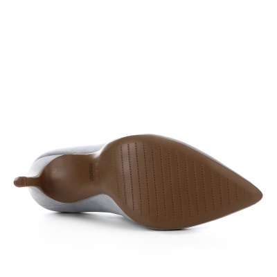 Sola de sapato de salto fino castanho claro com linhas antiderrapantes