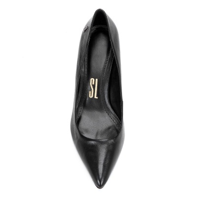 Sapato salto alto preto em pele com bico fino