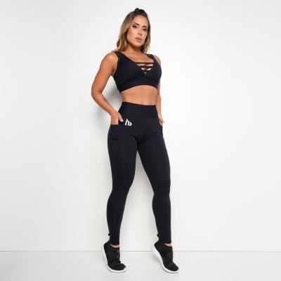 Conjunto desportivo feminino preto com top e leggings