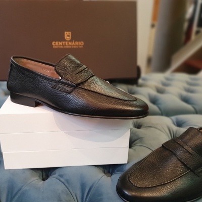 https://www.zanini.store/product/penny-loafer-centenario-ref-40259-pele-de-cervo-preto