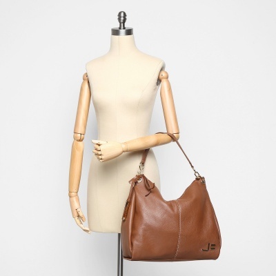 https://www.zanini.store/product/bolsa-couro-jorge-bischoff-hobo-floter-basic-feminina-caramelo