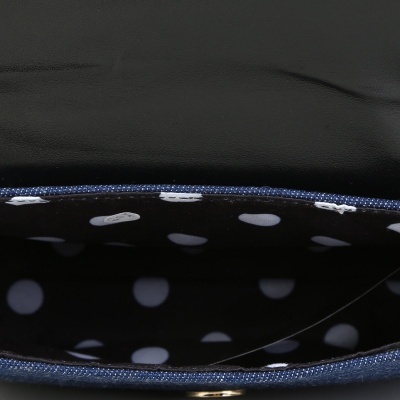 Mala ou carteira em couro preto com interior azul às bolas brancas