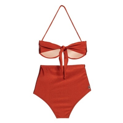 Biquíni feminino vermelho alaranjado com top bandeau e cueca cintura alta
