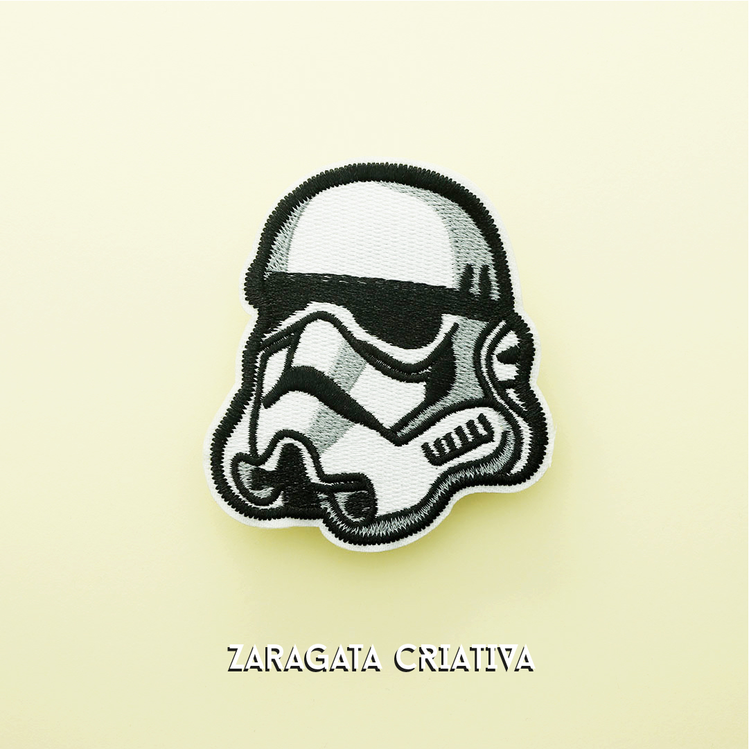 Emblema Bordado Star Wars Patch bordado de capacete Stormtrooper branco e preto com texto Zaragata Criativa