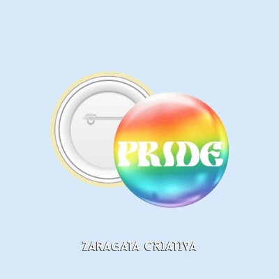Bottons redondos com padrão arco-íris e texto PRIDE
