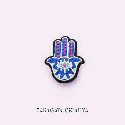 Aplicação bordada mão de Fátima azul com olho