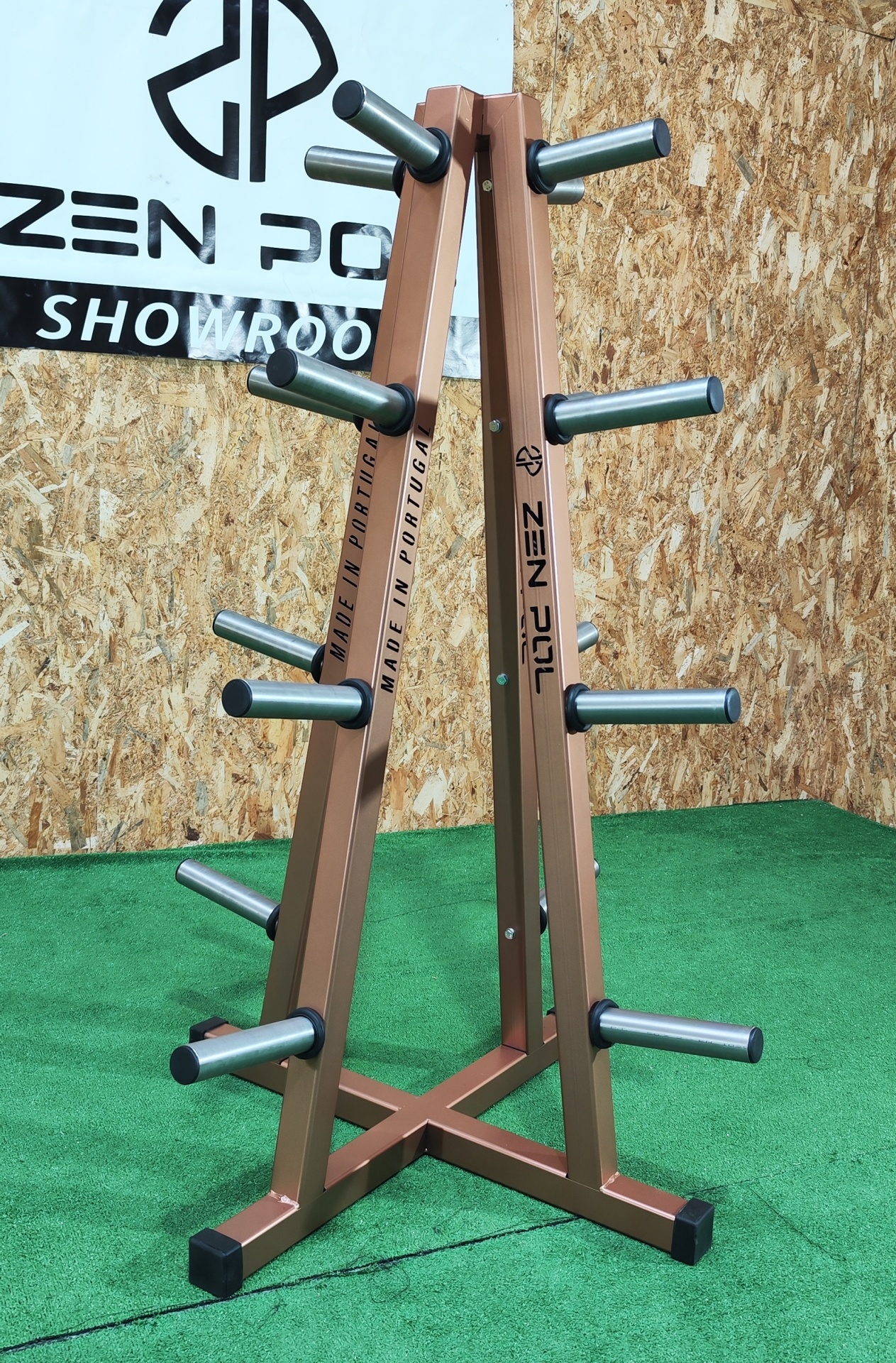 Suporte metálico para discos de pesos em bronze com braços prateados