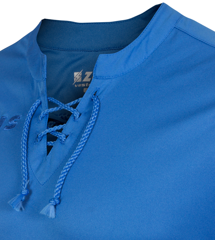 Camisola desportiva azul com gola aberta e cordões entrelaçados