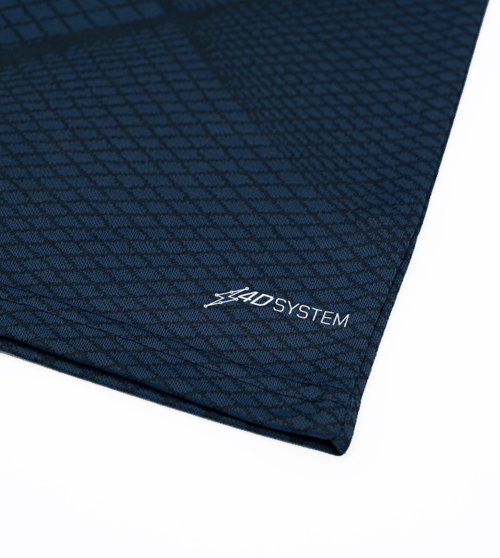 Pano de tecido azul escuro com logo AD SYSTEM bordado
