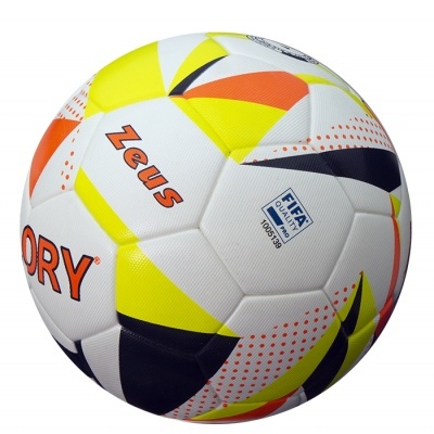 bola de futebol branca com padrões coloridos e textos ZEUS e VICTORY