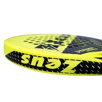 Raquete de padel amarela e preta com texto ZENS na lateral