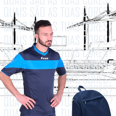 Equipamento desportivo azul Zeus com mochila azul escura e logotipo branco