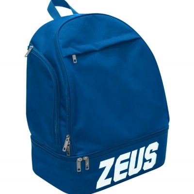 Mochila azul com a palavra ZEUS na parte inferior