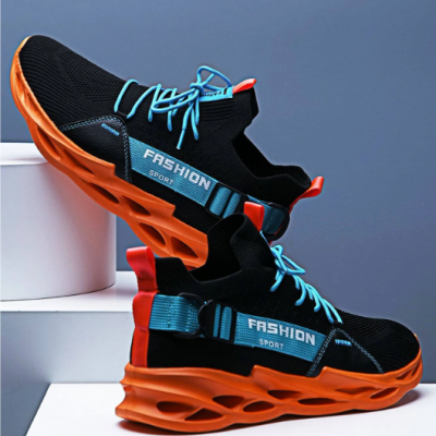 Ténis desportivos preto com detalhes azuis e sola laranja