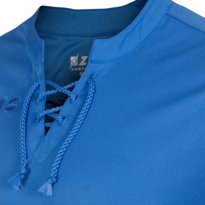 Camisola desportiva azul com gola aberta e cordões entrelaçados