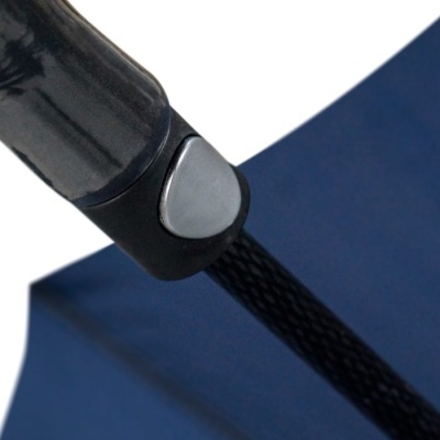 parcela do cabo com botão prateado e tecido azul