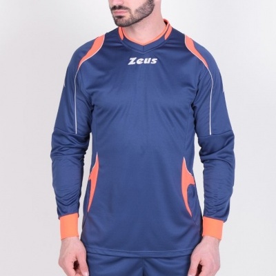 Conjunto desportivo azul escuro com detalhes laranja e marca Zeus