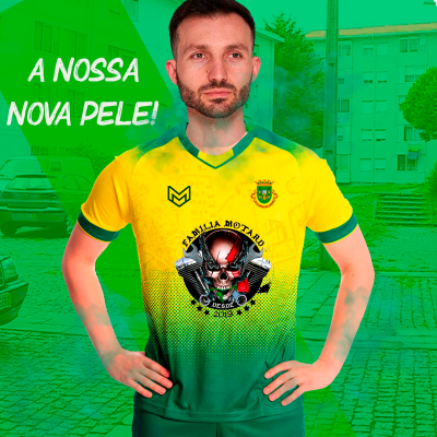 Camisa desportiva amarelo e verde com logotipo e imagem de caveira