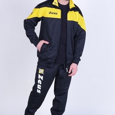 Conjunto desportivo preto e amarelo Zeus com logótipos e ténis azuis