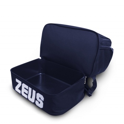 Mala preta aberta com a palavra ZEUS em branco