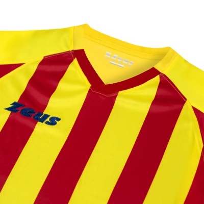 T-shirt desportiva amarelo e vermelho com logotipo azul ZEUS