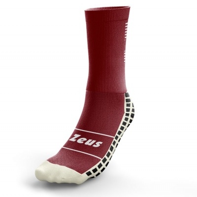 Meia vermelha com sola quadriculada preta e branca e texto 'zeus'