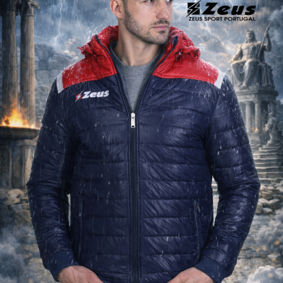 Homem com casaco acolchoado azul e vermelho com logotipo Zeus
