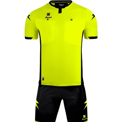 Conjunto desportivo amarelo e preto com logótipo Zeus