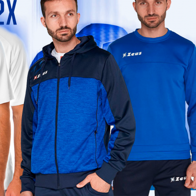 Homens com ropa desportiva azul e branca e mochila azul da marca ZEUS SPORT