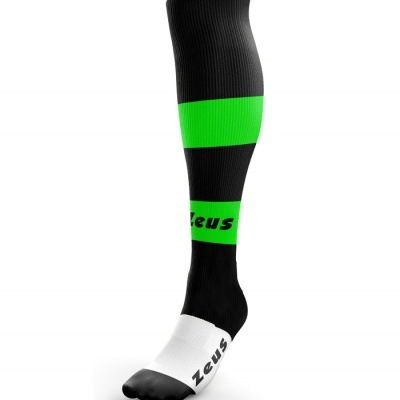 Meião desportivo preto com faixas verdes e texto 'zeus'