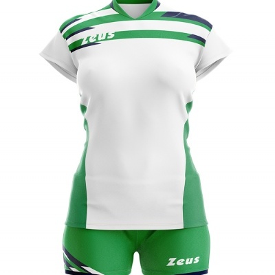 Fato desportivo feminino branco e verde com calções verdes e detalhes em azul escuro