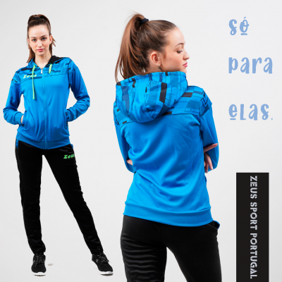 Conjunto desportivo feminino azul e preto com capuz e logótipo Zeus.