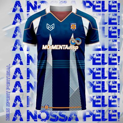 Camisola desportiva azul escura com padrões geométricos e logótipos em fundo com texto azul