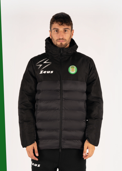 Casaco acolchoado preto com capuz e logos Zeus, com brasão bordado no peito