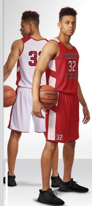 Dois homens em fatos de basquetebol vermelho e branco com número 32 e texto BARRSVILLE BULLDOGS