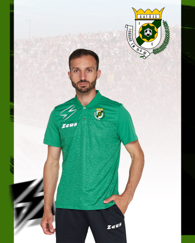 Polo verde de futebol com logótipo do clube Gafões