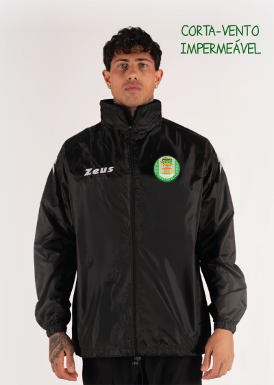 Casaco corta-vento impermeável preto com logos Zeus e emblema colorido no peito